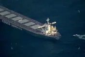 影/賴比瑞亞貨輪阿拉伯海遭劫持　印度海軍馳援救出21名船員