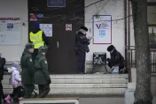 俄羅斯總統大選投票進行中　傳出一名女子朝投票所丟擲汽油彈