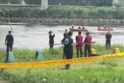 快訊/國1北向堤頂匝道自撞「人車驚悚墜河」　已鎖定車輛位置打撈中