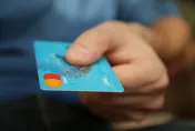 牌照稅開繳！31家銀行信用卡優惠整理　唯獨2家要手續費