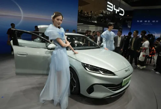 陸最大規模北京車展開幕！比亞迪延續「車海戰術」狂秀5款新車