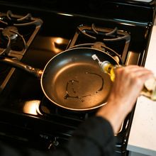 不沾鍋捨不得換！婦體內「PFAS」超標慘罹肝癌