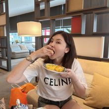 何如芸迎中秋「微波蛋黃酥」傳巨響　消防局提醒：要先切半