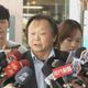 王義川拒絕徐巧芯合照　王世堅笑稱：只要不比中指我會合照