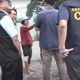 影/檢長會勘「美濃大峽谷」！　嬤「攔轎申冤」：非法盜採害受傷