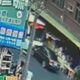 影/不只美濃天坑出事！高雄公車驚爆「高速逆向撞轎車」