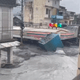 影/花蓮光復水淹達1層樓　貨櫃衝撞超商、3民眾坐屋頂求生