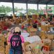 「白飯車」挺進災區一度受阻！上萬份便當險喊停