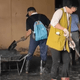 花蓮志工爆滿、台南丹娜絲風災卻沒人？網：修屋頂要專業