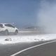 影/台2線貢寮段石粉灑落路面如下雪　警開罰送辦駕駛