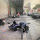台南女駕駛變換車道不看後照鏡？騎士噴飛　波及3重機