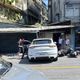 北市保時捷暴衝人行道撞7車　駕駛：為了閃狗！