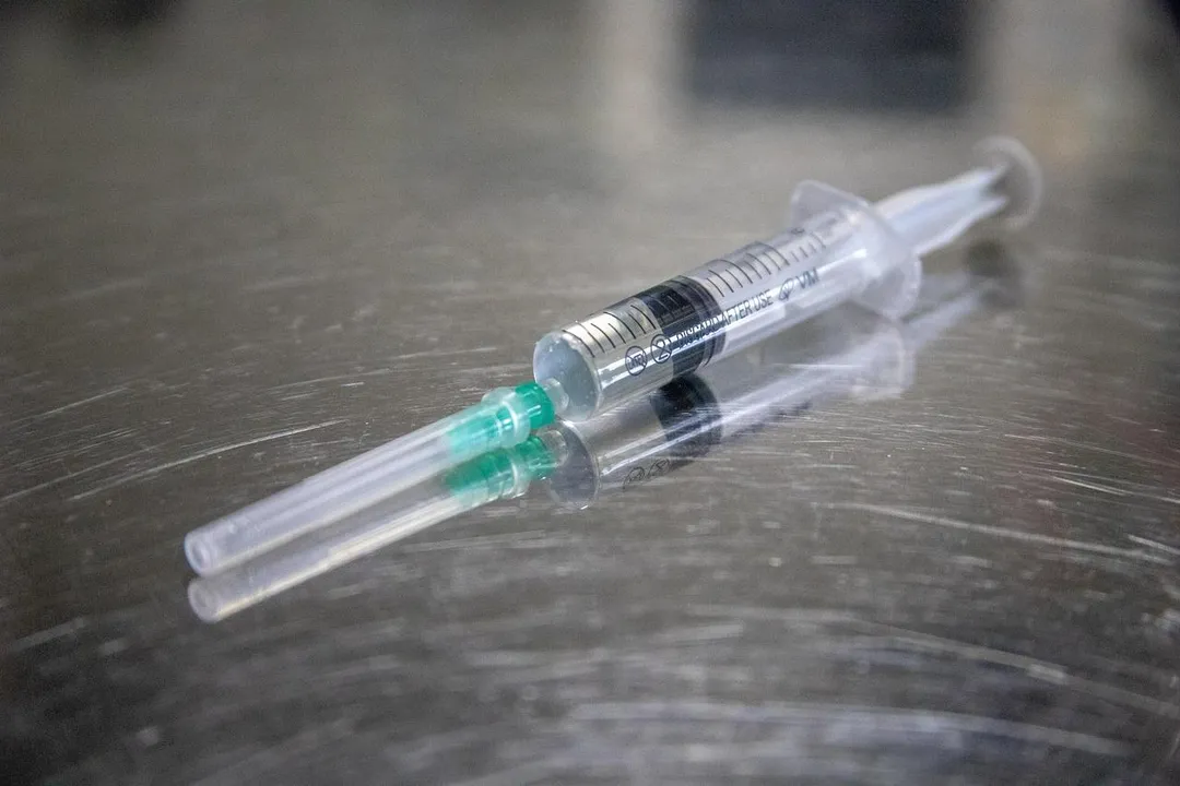 接種帶狀疱疹疫苗的民眾,不僅較少出現輕度認知障礙,失智症相關死亡率也更低。(示意圖/Pixabay)