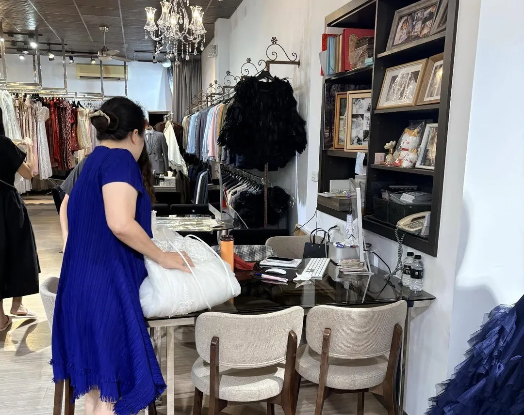 婚紗店老闆娘的義舉讓人感佩。(圖/翻攝Threads)