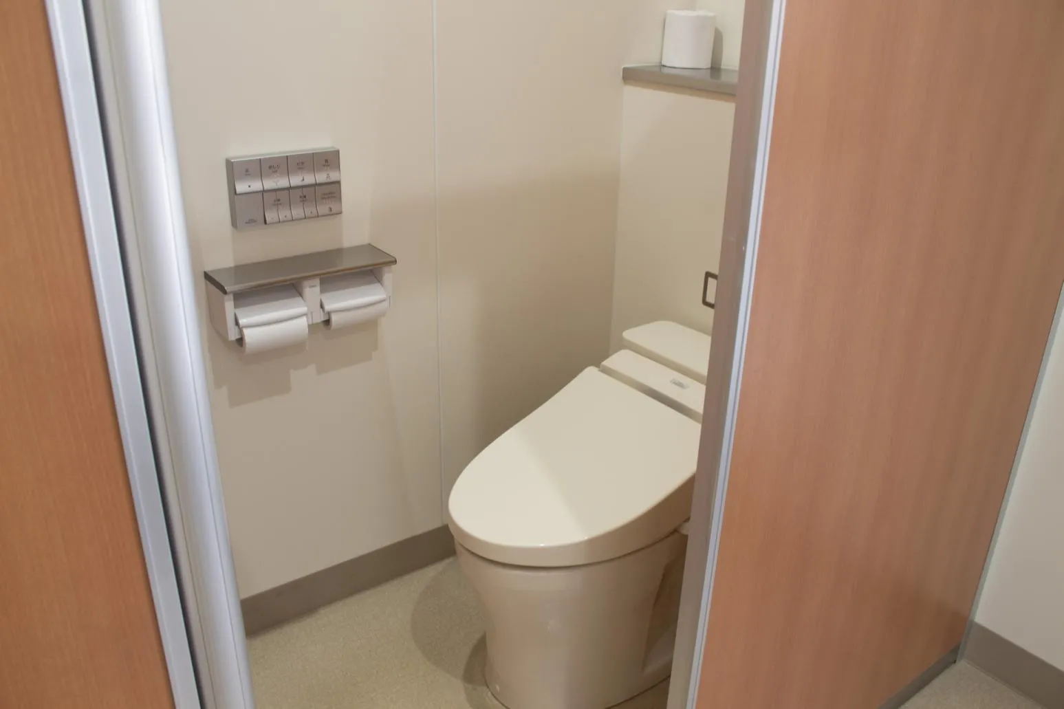 服用止痛藥尿液竟呈紅色?藥師:多為藥物代謝…不是出血