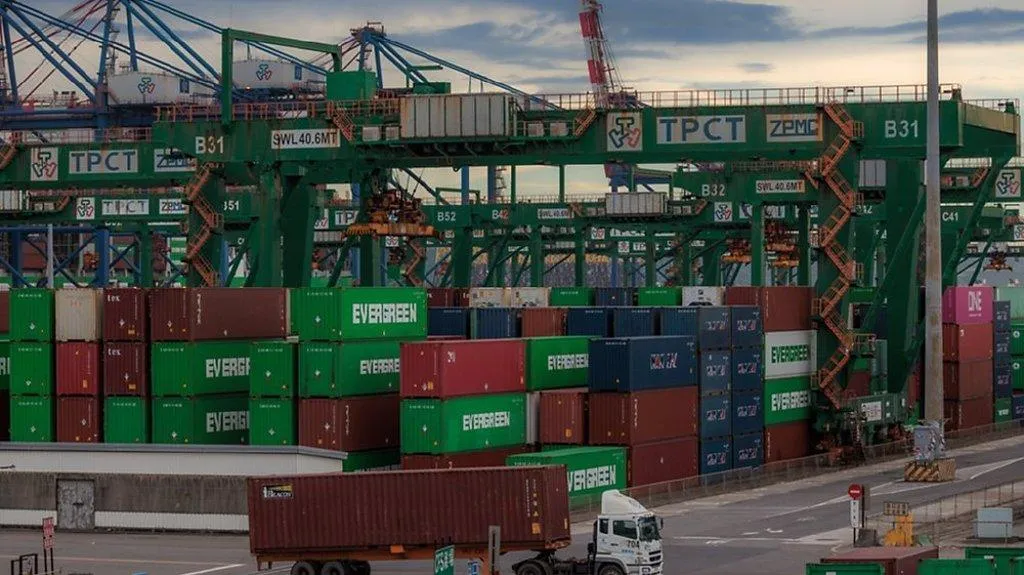 關稅風暴要來了！減班休息人數兩週暴增一倍　製造業最慘