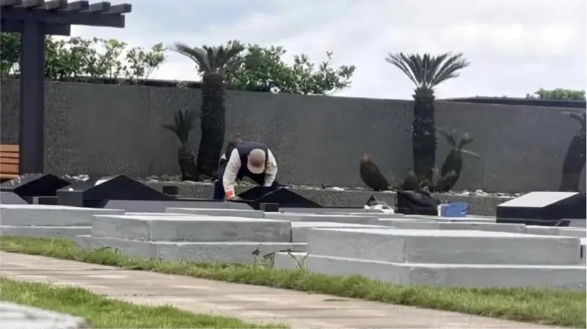 大S病逝將滿一年!具俊曄新年赴墓碑跪地擦拭 哀慟畫面曝