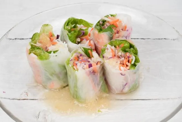 不只春捲有風險!醫曝廚房5大漏洞 生肉竟不用沖洗?真相令人驚訝