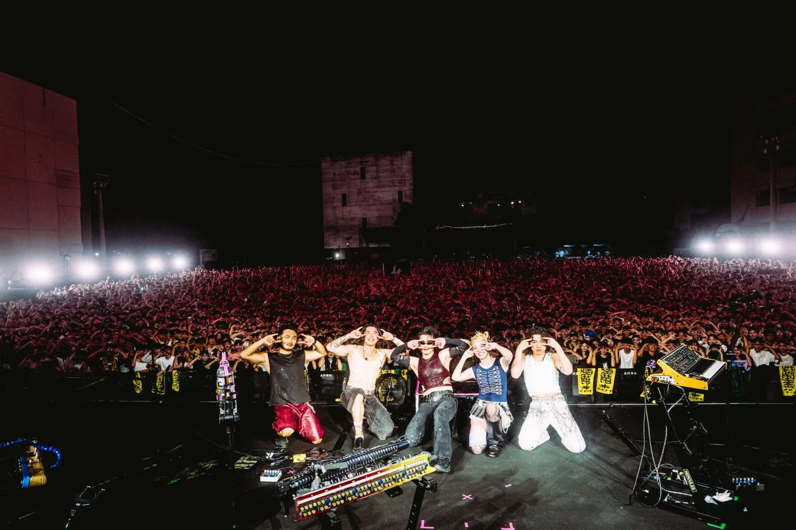 直擊/美秀集團砸千萬回「嘉」開唱 6千人嗨翻朝聖大合唱〈捲菸〉