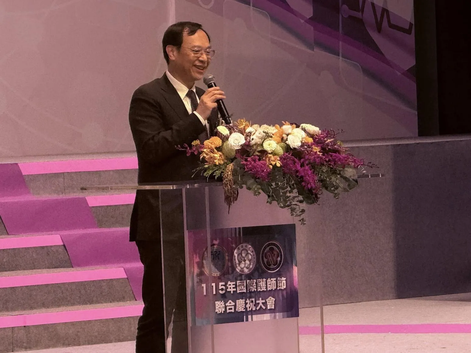 影/才為「三班護病比」失言道歉!石崇良:大家一定會再投賴總統