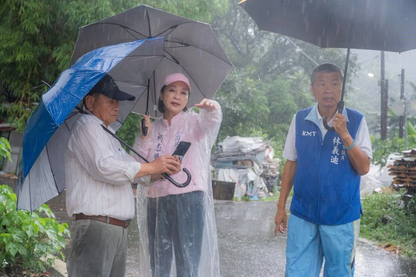 高雄暴雨遭綠營轟神隱 柯志恩火速南下勘災:救災經費絕不缺