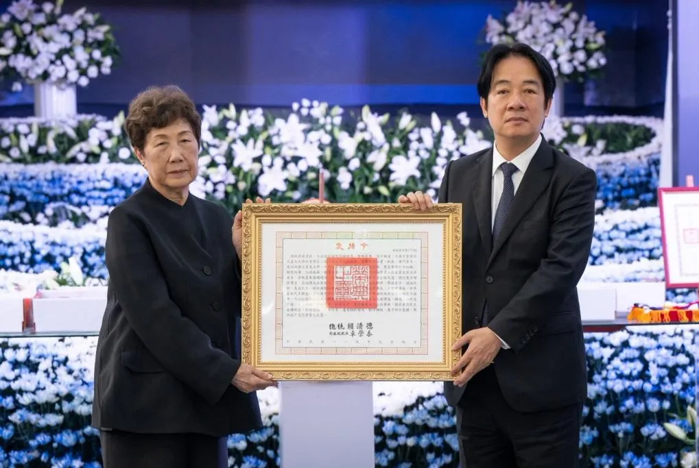饒穎奇告別式 總統親頒褒揚令感念