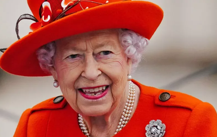 跟著英國女王一起吃「麥得飲食法」！營養師曝「10大健腦食物」預防疾病纏身！
