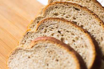 全麥麵包比較健康？醫揭：少了「這東西」不如吃白麵包就好