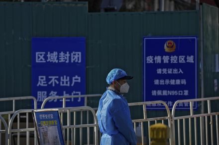 【影】廣州疫情還在燒！封控抗爭頻傳　公安局：將打擊暴力反抗行為