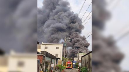 快訊/快緊閉門窗！台南永康工廠大火「駭人濃煙猛竄」　警籲民眾繞道