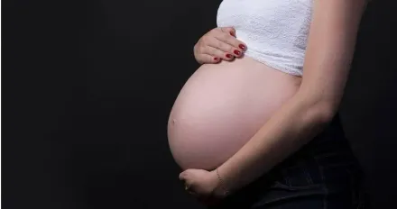 妹妹在自己的胃裡面？10月大女嬰開刀取出罕見「胎中胎」