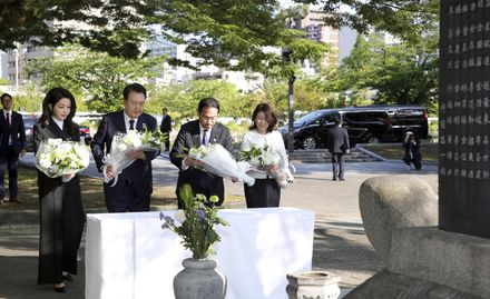 影/廣島G7峰會最後一日　岸田文雄、尹錫悅聯袂至韓國原爆紀念碑獻花致意