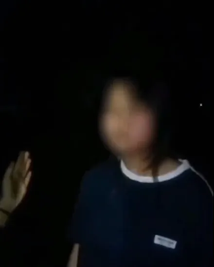 影/疑不堪霸凌？14歲少女投河輕生　「4秒內被連賞7個巴掌」影片曝光