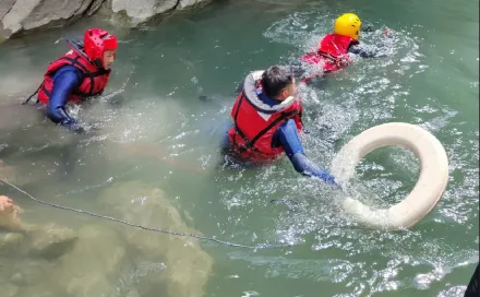 快訊/南化瀑布遊客溺水！台南消防隊與潛水員趕往救援...人找到了！
