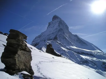 全球暖化加速冰川消融　瑞士馬特洪山尋獲失蹤37年登山客遺骸