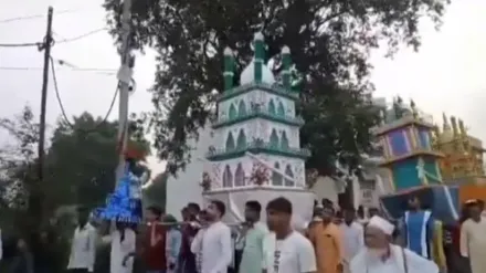 印度伊斯蘭教節日遊行出事　手持鐵棒誤觸高壓電！4死7傷