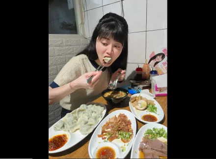 高嘉瑜的情人節晚餐！曬出照片「韭菜水餃」　網一算驚呼：1人吃15顆+3菜1湯？
