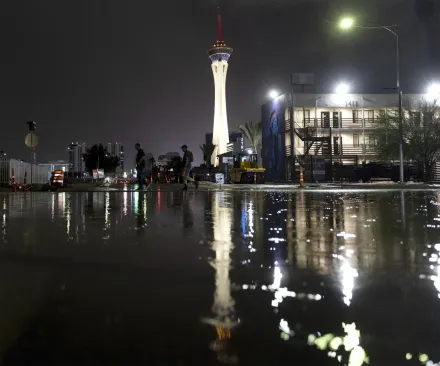 影/希拉里襲美暴雨災情持續中　拉斯維加斯大道淹成河、賭場漏水下小雨