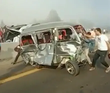 影/埃及高速公路連環車禍至少35死53傷　「多車堆疊燃燒」驚人畫面曝光