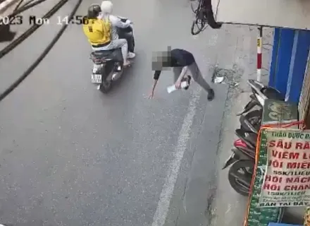 柏油坑洞害命！　越南72歲翁摔跌車道...下秒遭輾「嘴噴鮮血」亡