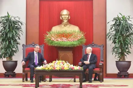 為習近平12月造訪鋪路！大陸外長王毅訪問越南　會見越共總書記