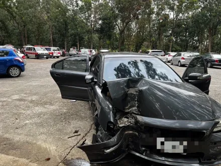 快訊/台南「瑞典坦克」Volvo暴衝！撞倒停車場內6人緊急送醫