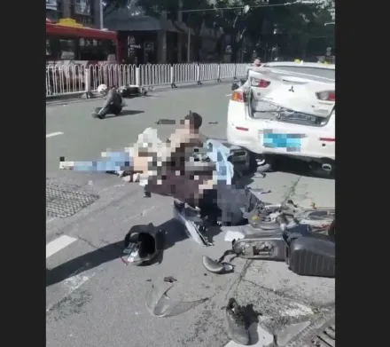 保齡球式衝撞！廣州驚傳「轎車失控連環撞」行人、電動車全倒11傷