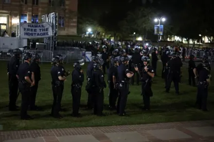 UCLA挺巴挺以兩派爆衝突　大批警力進駐清場全天停課