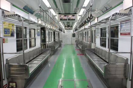 比照北捷！首爾地鐵公司將推「無座位車廂」　望提升載客量紓解人潮