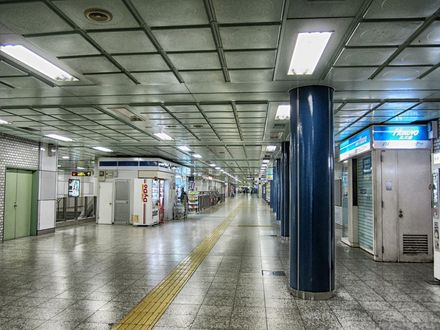 影/北海道札幌地鐵遭人放置「可疑毒氣罐」　警方現場急拉封鎖線