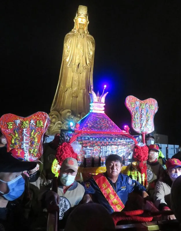 大甲鎮瀾宮媽祖澎湖遶境會香　海量信徒湧現爭睹