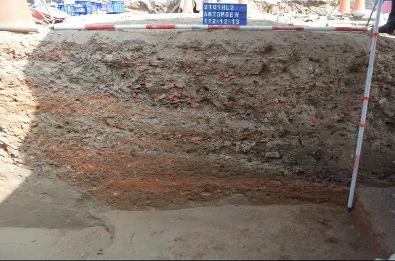 「全糖市」連道路也是甜的　南鐵地下化出土遺構「滿地糖碎」