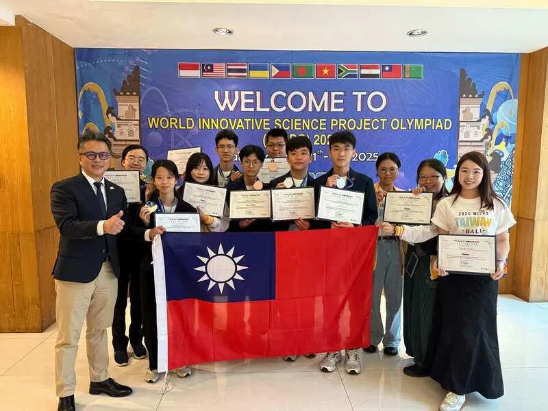 印尼科展台生獲3銀1銅　翅音實驗助防治登革熱