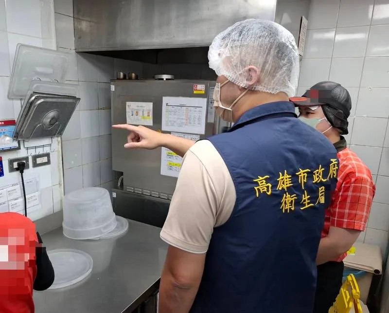 肯德基蛋撻吃到電池！高雄衛生局：計時器掉落彈入